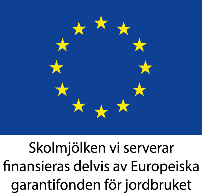 EU-flagga med texten skolmjölken vi serverar finansieras delvis av Europeiska garantifonden för jordbruket.